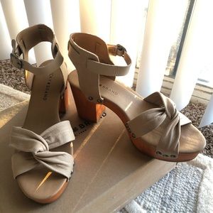 “Wood” block sandals